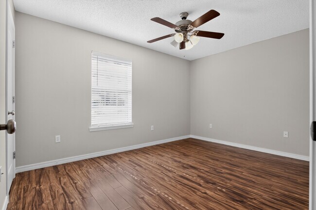 Building Photo - 3151 Forrest Ave