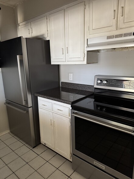 Building Photo - 1863 Nekoma Ct