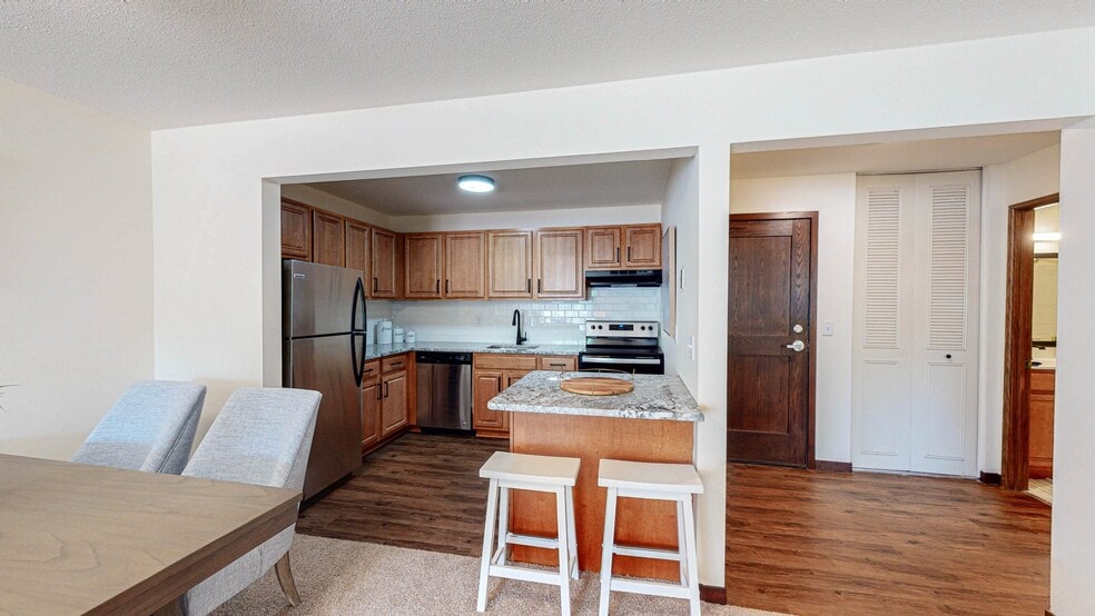 Building Photo - Hillsborough Apartments