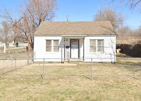 Building Photo - 701 SE 43rd St
