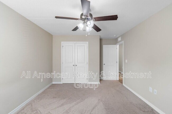 Building Photo - 426 Eisenhower Dr