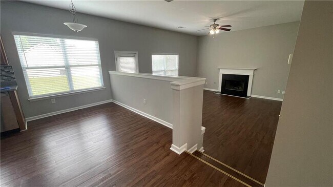 Building Photo - 1215 Grey Rock Way