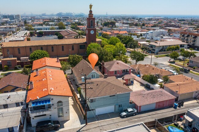 Building Photo - 725 S Meyler St