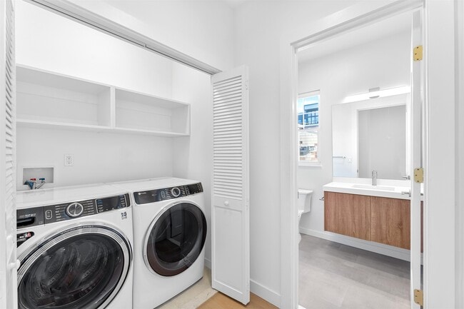 Building Photo - 6717 Madison St