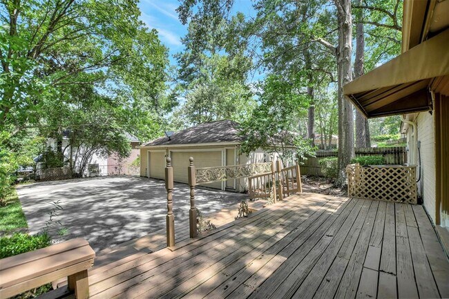 Building Photo - 75 Wood Hollow Dr
