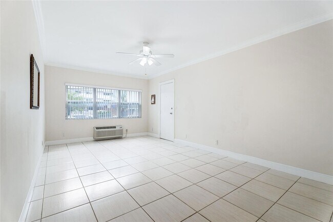 Building Photo - 315 Van Buren St