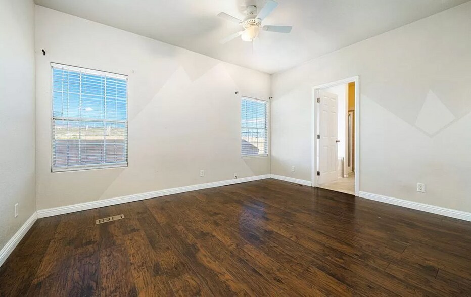 Building Photo - 15780 Coral St