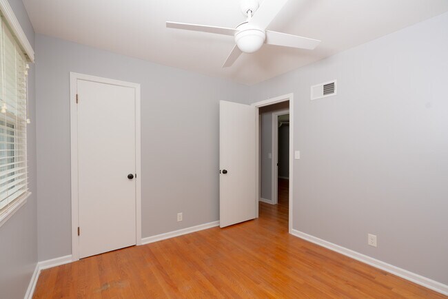 Building Photo - 9300 Outlook Dr