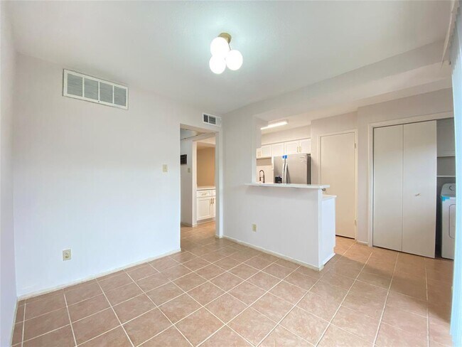 Building Photo - 2601 S Braeswood Blvd