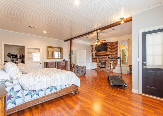 Building Photo - Gorgeous 4 Bedroom Home in Adamsville