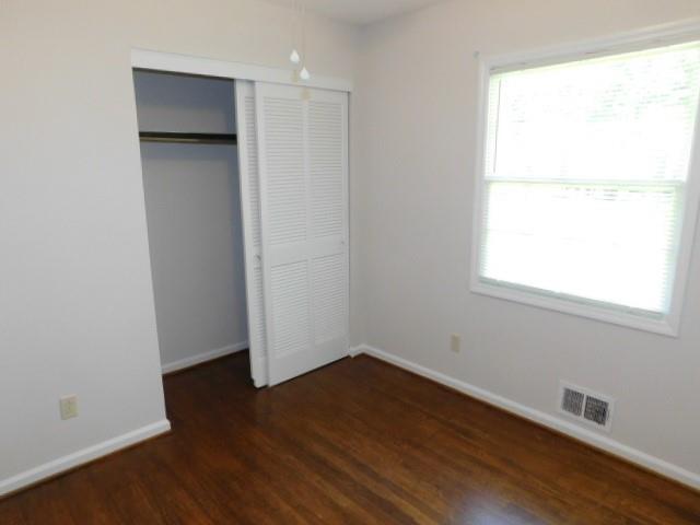 Building Photo - 879 Forest Ridge Dr SE