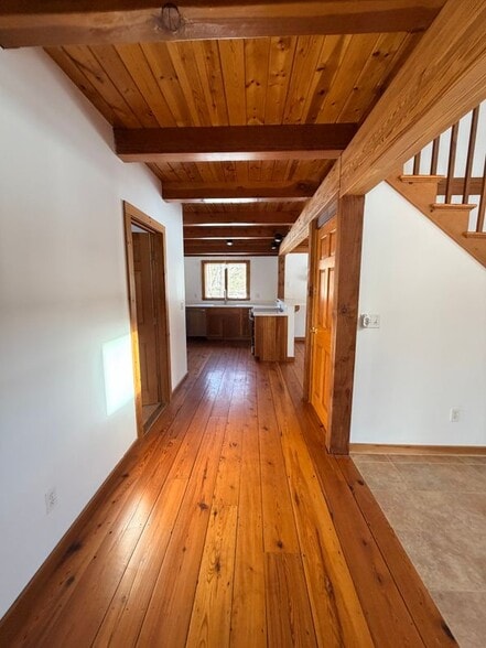 Building Photo - 249 Woodbury Rd