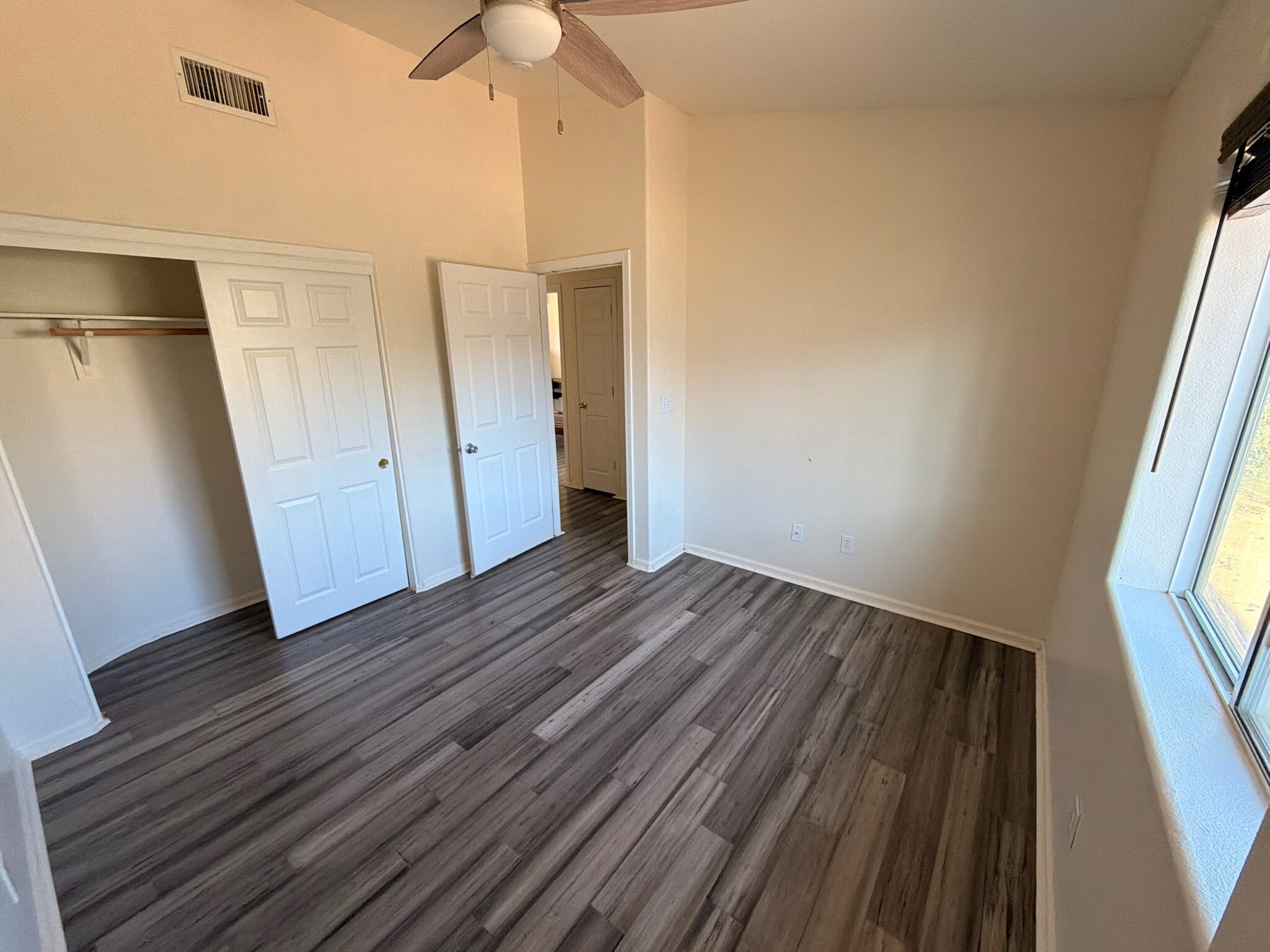 Building Photo - 5411 Baileya Ave