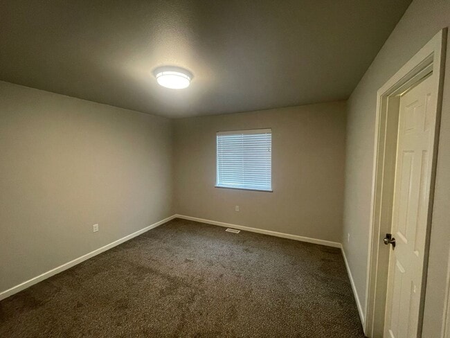 Building Photo - 1551 N Tinitun Cir