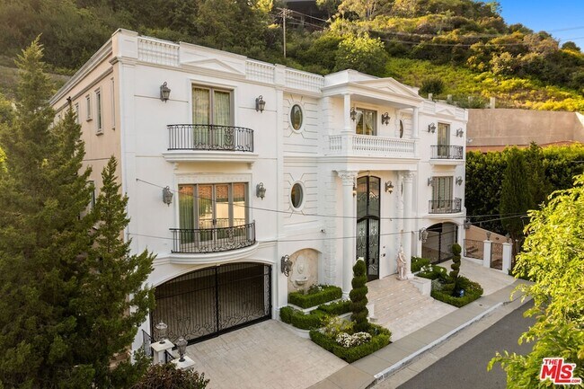 Building Photo - 1455 Robmar Dr