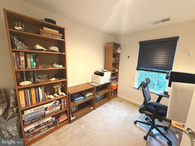 Building Photo - 210 Compass Dr