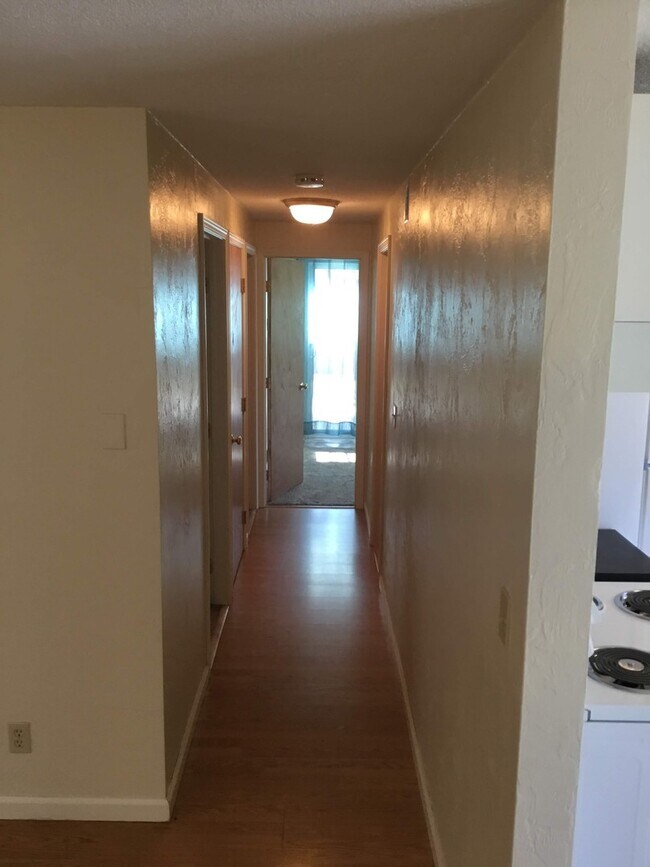 Building Photo - 3 Bedroom House in College Hill Neighborhood