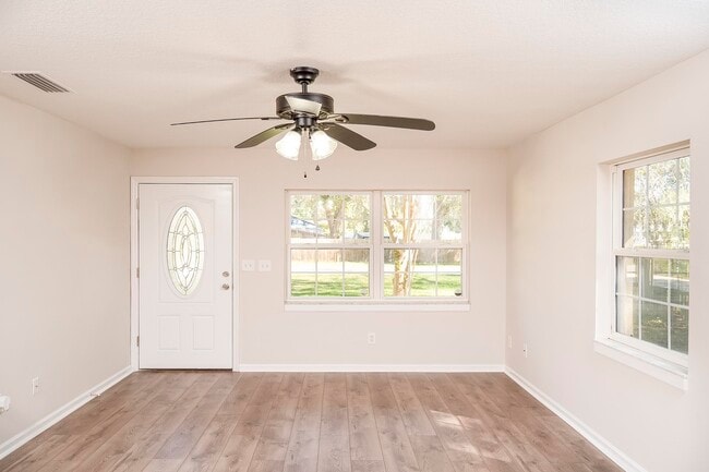 Building Photo - 241 Cantio Ave