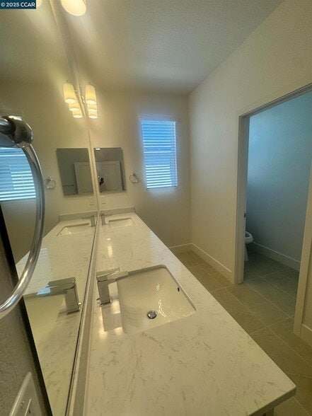 Building Photo - 5601 Linen Ct
