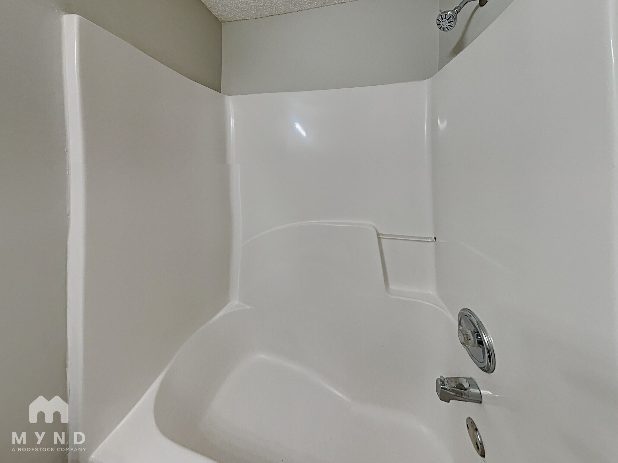Building Photo - 6332 Hickory Ln Cir