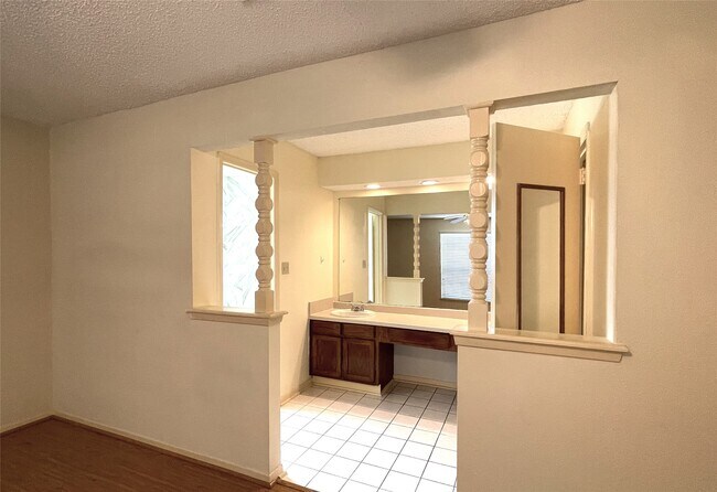 Building Photo - 6203 Gladewell Dr