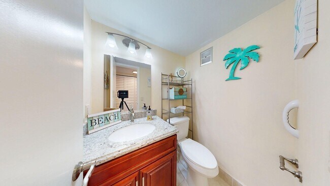 Building Photo - 1 BR 1.5  BEACH-THEMED ABODE- Century Vill...