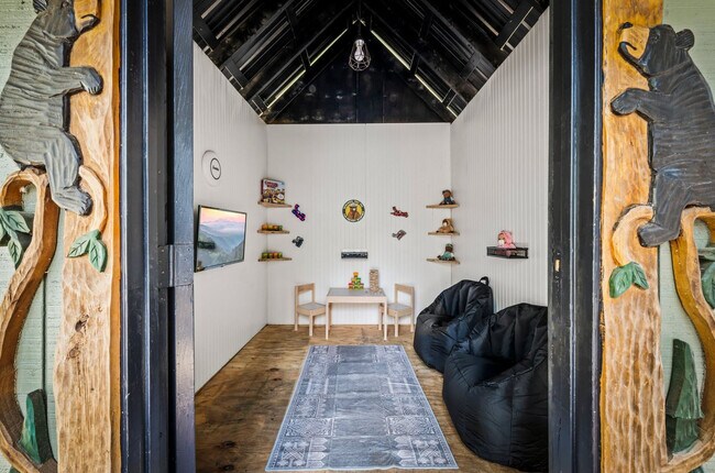 Building Photo - 152 Baxter Rd