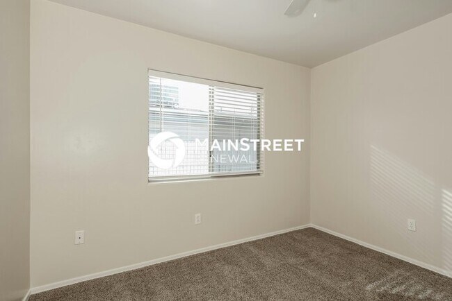 Building Photo - 3 Bedroom Pet-Friendly Home in TUCSON, AZ with Main Street Renewal
