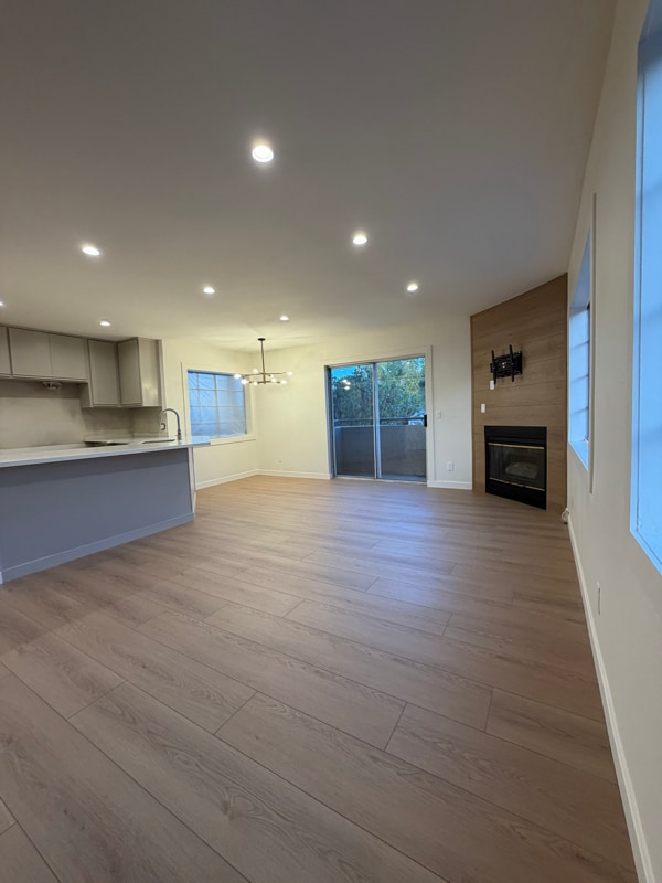 Building Photo - 7349 Balboa Blvd