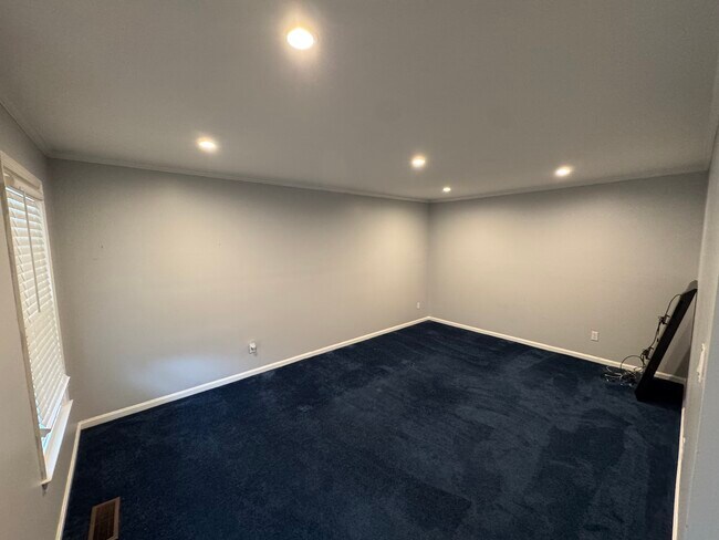 Building Photo - 8407 Finlay Ct