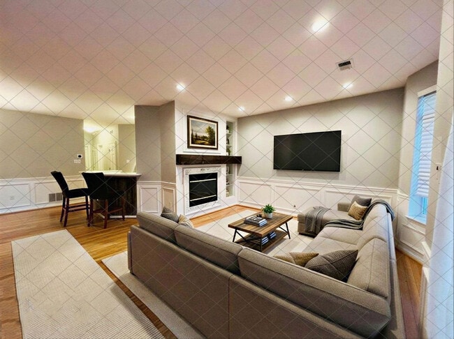 Building Photo - 305 Dresher Woods Dr