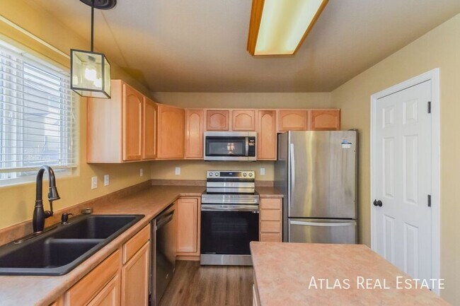 Building Photo - 8647 Silver Glen Dr