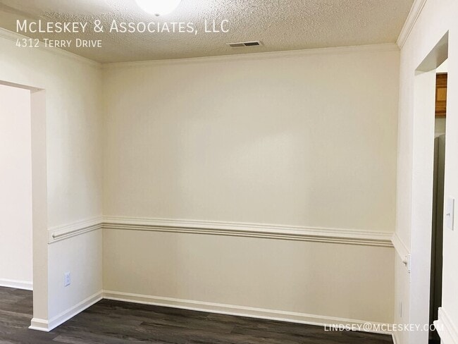 Building Photo - 4312 Terry Dr
