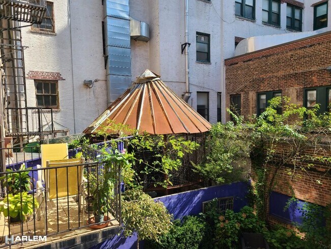 Building Photo - 270 Lenox Ave
