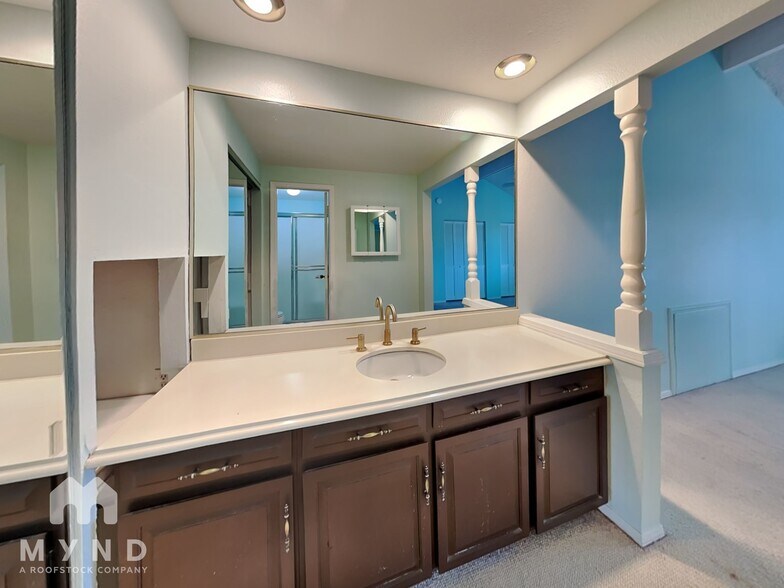 Building Photo - 12446 E Amherst Cir