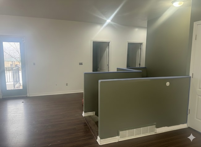 Building Photo - 8241 Imperial Oak Dr