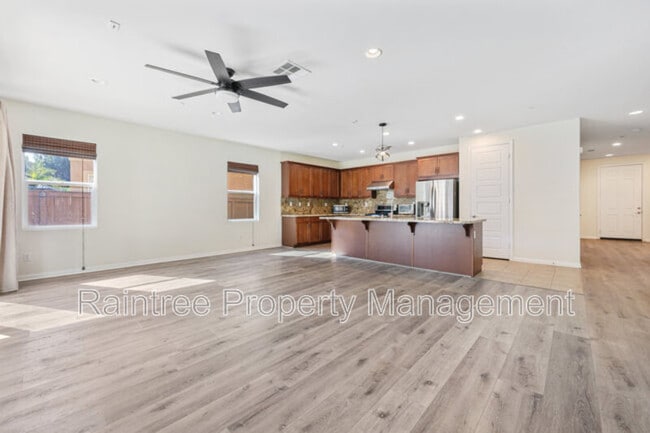 Building Photo - 1735 Avenida Regina