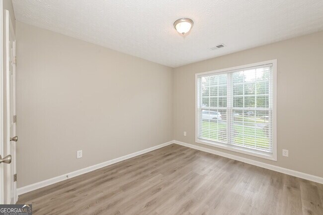 Building Photo - 300 Windsor Brook Ln SE