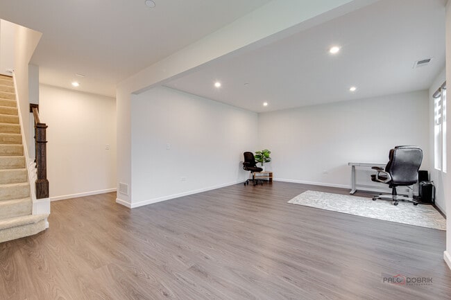 Building Photo - 121 Yorktown Ct