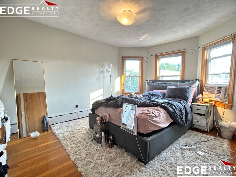 Building Photo - 25 Claymoss Rd