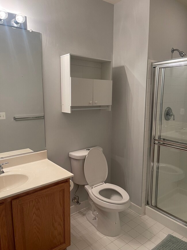 Full bathroom - 8773 Lords View Loop