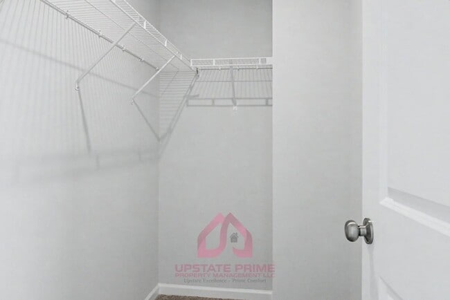 Building Photo - 376 Highline Trl