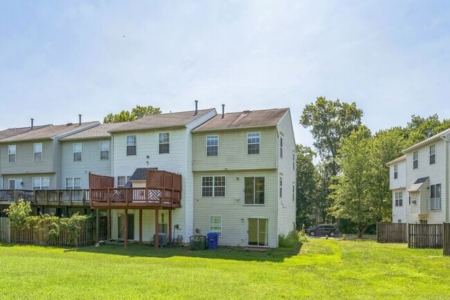 Building Photo - 2647 Longbow Ct