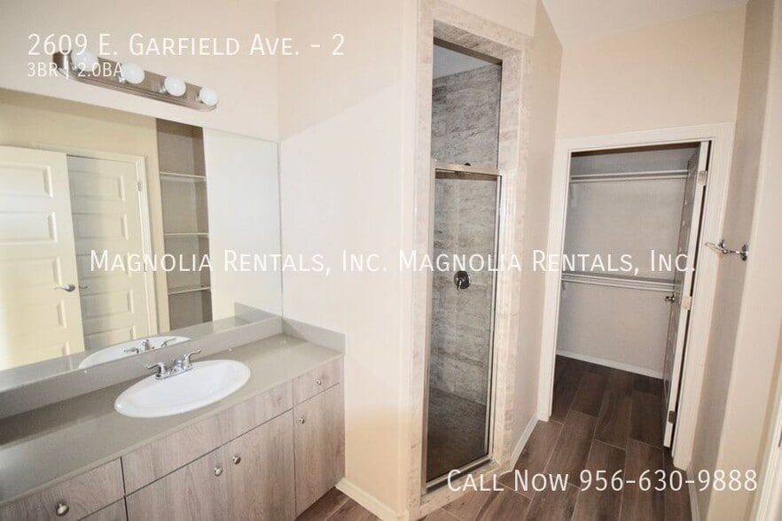 Building Photo - 2609 E Garfield Ave