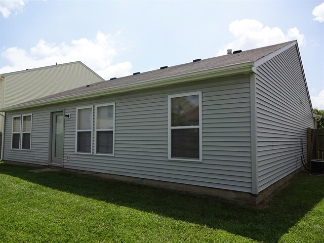 Building Photo - 662 Holly Rose Way