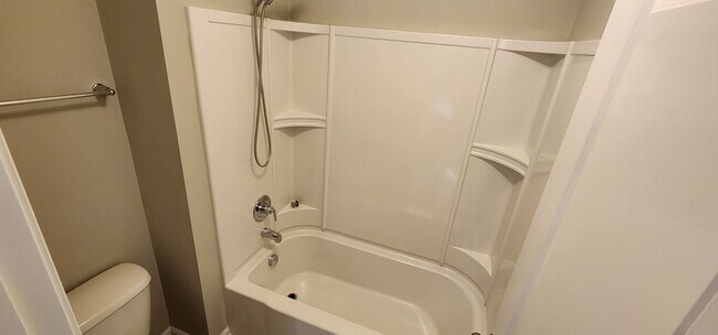 Building Photo - Welcome to Eagle Landing—where 3-bedroom bliss meets effortless style.