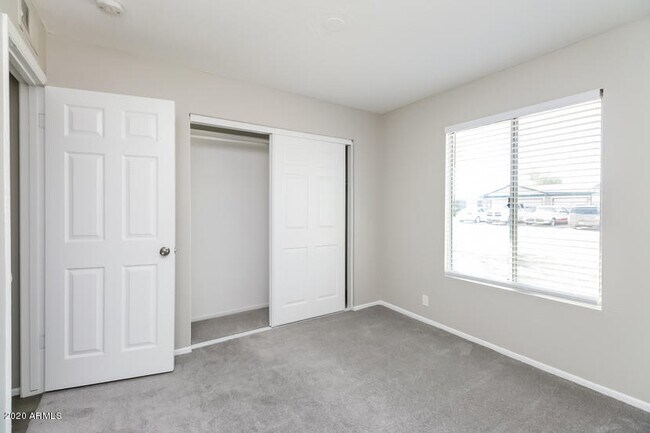 Building Photo - 4924 W Villa Rita Dr