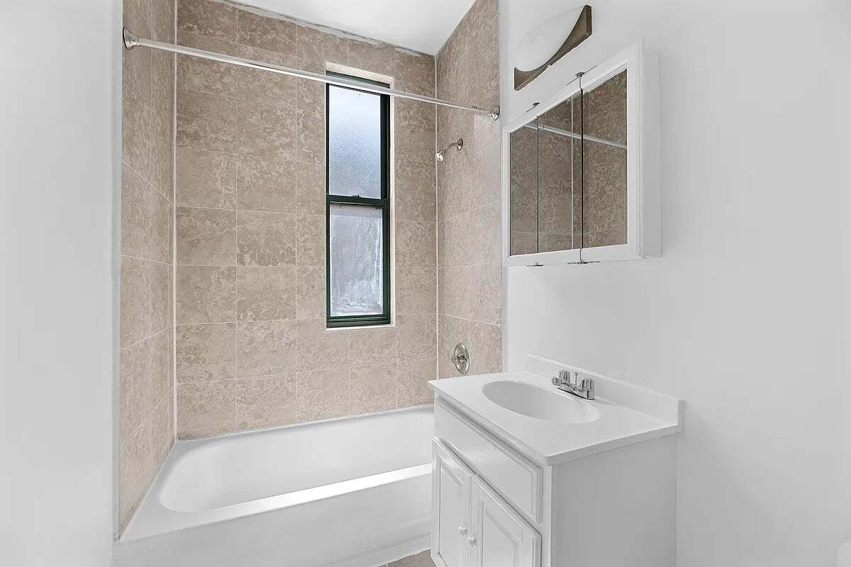 Building Photo - 239 W 63rd St