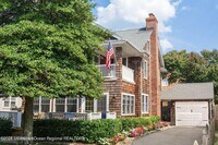 Building Photo - 413 Main Ave