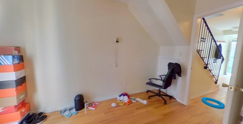 Building Photo - 67 Symphony Rd